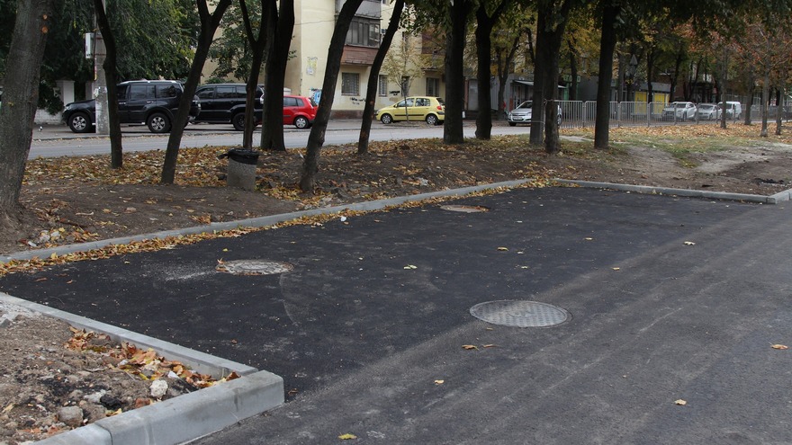 На проспекті Поля замінили магістральний теплопровід і відремонтували бульвар