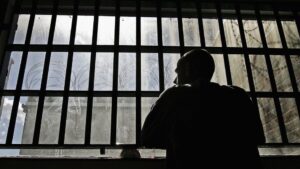 Экс-полицейскому, стрелявшему в подростка в Кривом Роге, сообщено о подозрении