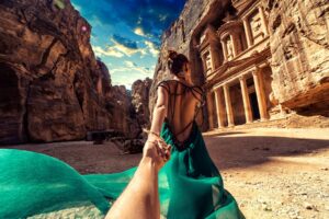 Проект Следуй за мной получил версию без одежды