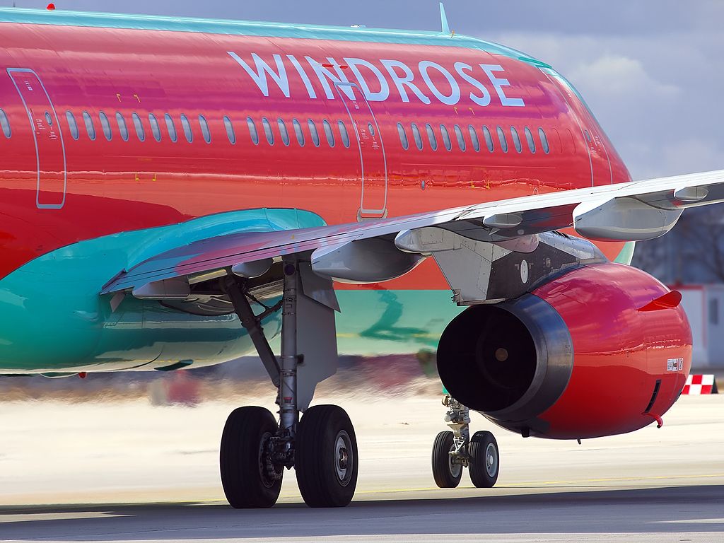 1024px-airbus_a321-231_windrose_airlines_an1869022