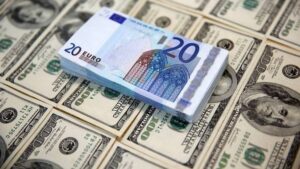 Когда стоит покупать валюту и чего ждать в будущем
