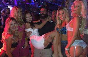 Один из самых популярных людей в Instagram решил провести бой в ММА