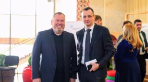 Команда Резниченко выпустит книгу о проделанной работе (видео)