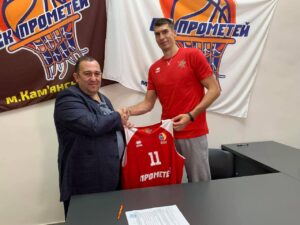 Липовый подписал контракт с &quot;Прометей&quot;