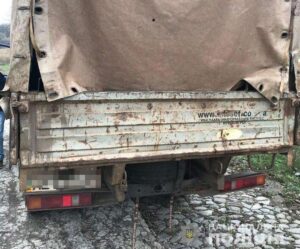 Под Днепром полиция задержала подозрительный грузовик (фото)