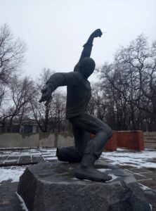 памятник душевнобольным в Днепре  на Игрени