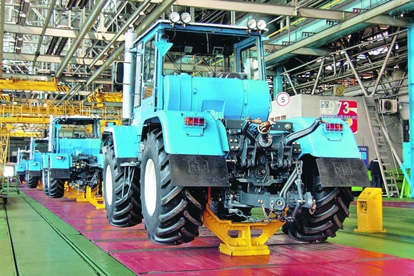 трактор, завод