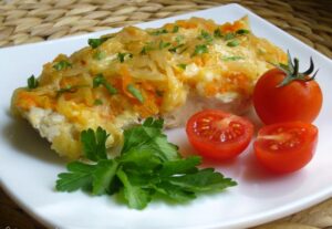 Запеченная скумбрия в сырно-картофельной шубке