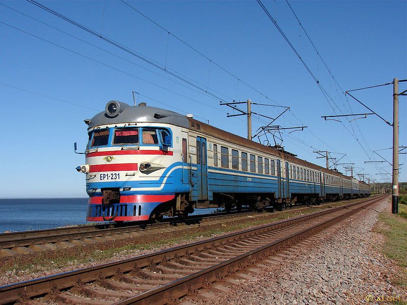 электричка Днепр-Геническ