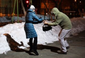 ограбили девушку, фото из открытых источников