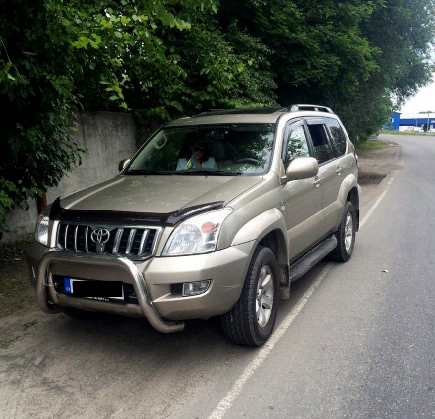 "Toyota Prado"