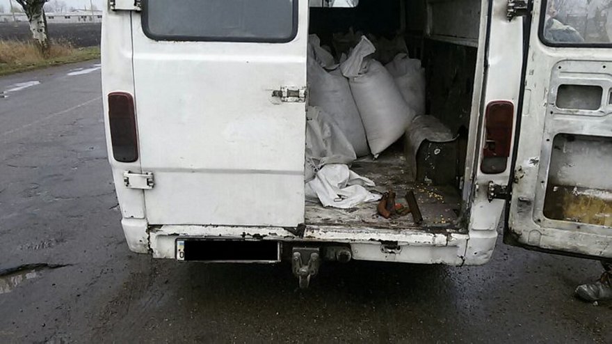 фото полиции, задержание водителя с оружием и патронами