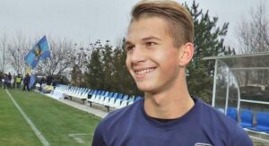 футболист