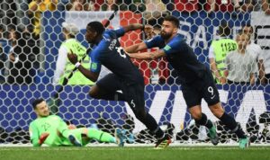 футболисты