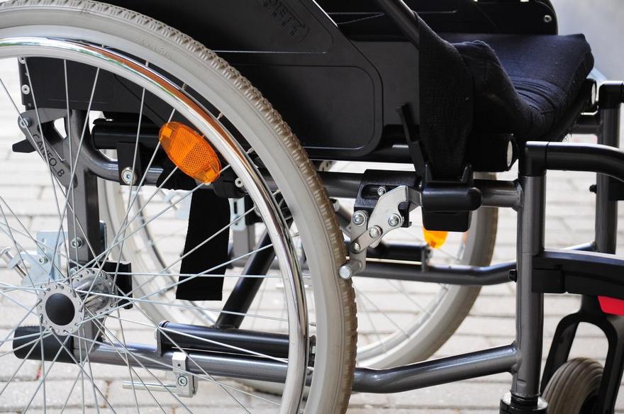 1527405423_car-wheel-vehicle-tire-product-wheelchair-720977-pxhere