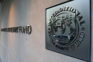 МВФ резко улучшил прогноз курса гривны