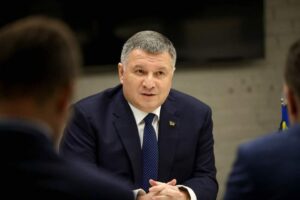 Аваков из-за Ляшко предложил проводить закрытые заседания правительства