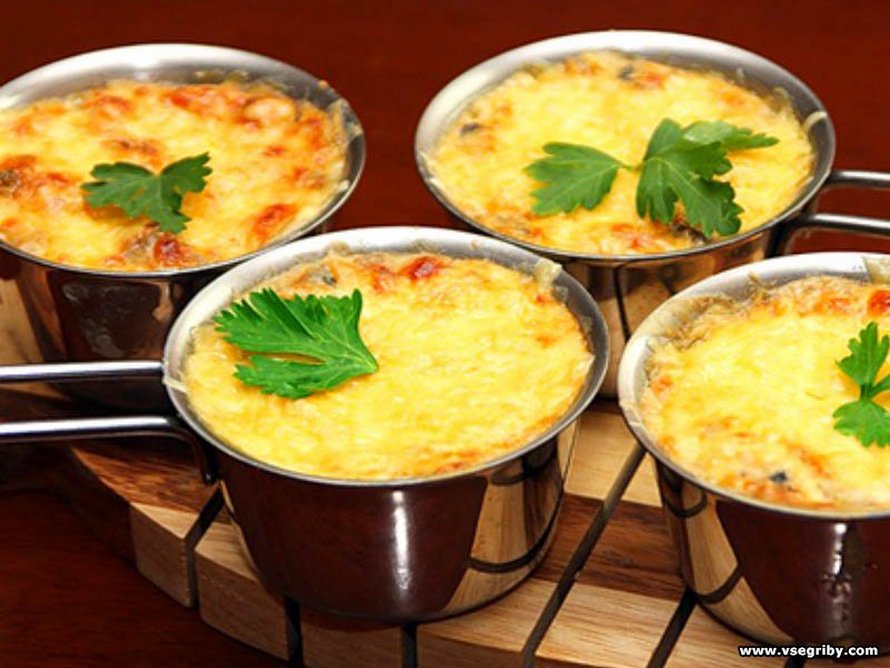 Рецепт дня: Жюльен с курицей и грибами