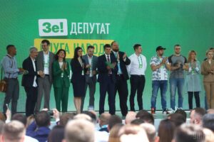Зеленский показал своих мажоритарщиков по Днепру