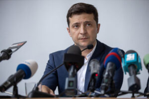 Зеленский купил для пресс-службы атлас после конфуза с Латвией