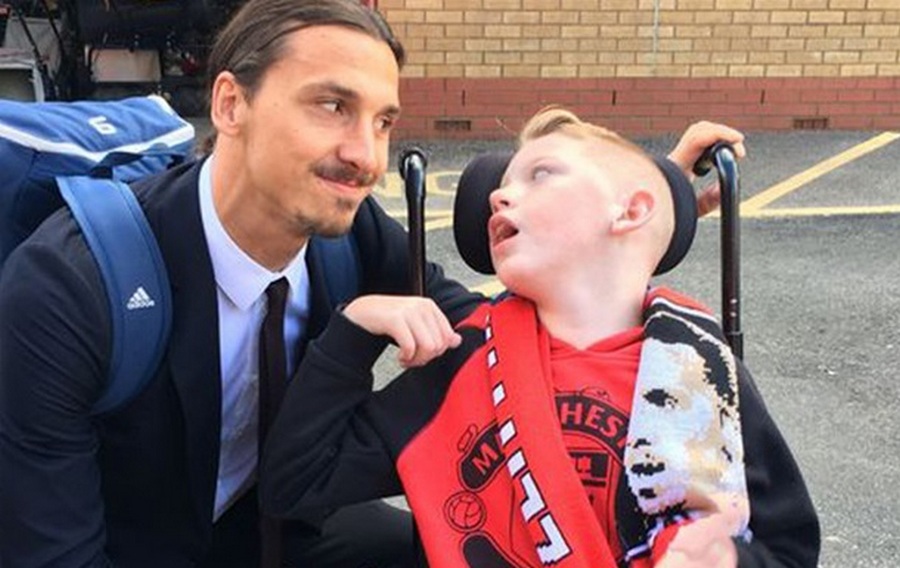 &quot;Особенный&quot; болельщик МЮ остался в восторге от встречи со Златаном