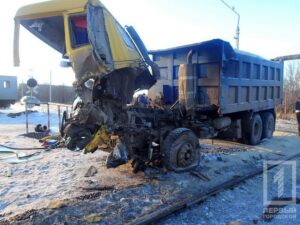 фото http://1tv.kr.ua, ДТП грузовик и тепловоз