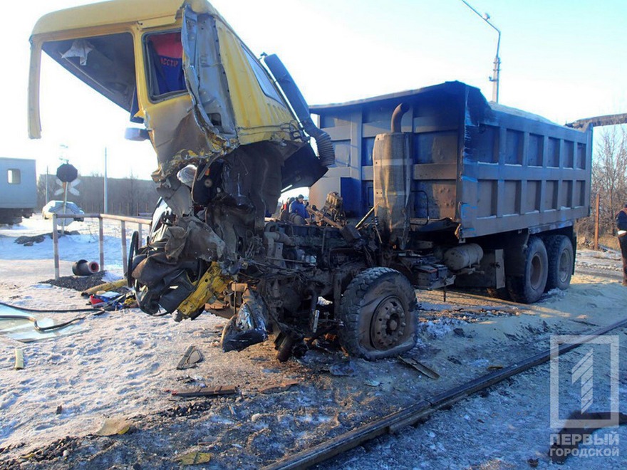 фото http://1tv.kr.ua, ДТП грузовик и тепловоз