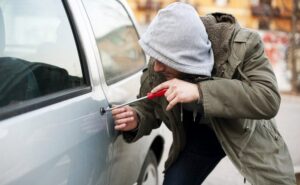 В Каменском поймали автомобильного вора