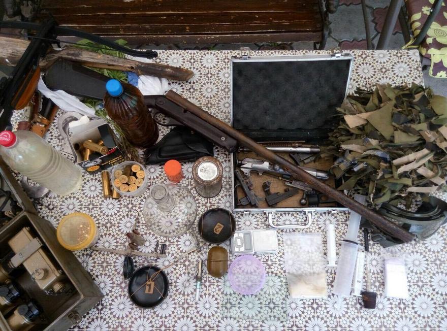 оружие и армейское снаряжение