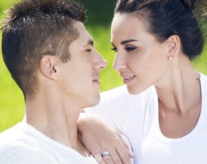 Супруга Хачериди поразила глубоким декольте