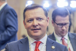 Ляшко выписали админпротокол за демонстрацию избирательного бюллетеня