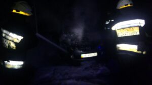 Ночью под Днепром сгорело 5 иномарок