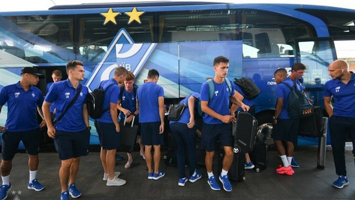 футболисты