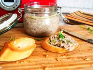 Французский паштет из запеченной курицы “Риет”