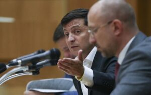Зеленский потребовал 175 млн грн на дороги с депутата-мажоритарщика