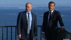 Макрон и Путин обсудили переговоры по Украине
