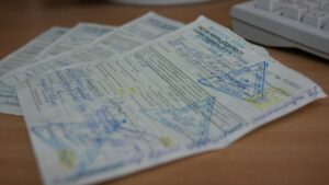 Не выдают больничный: украинцам рассказали, что делать