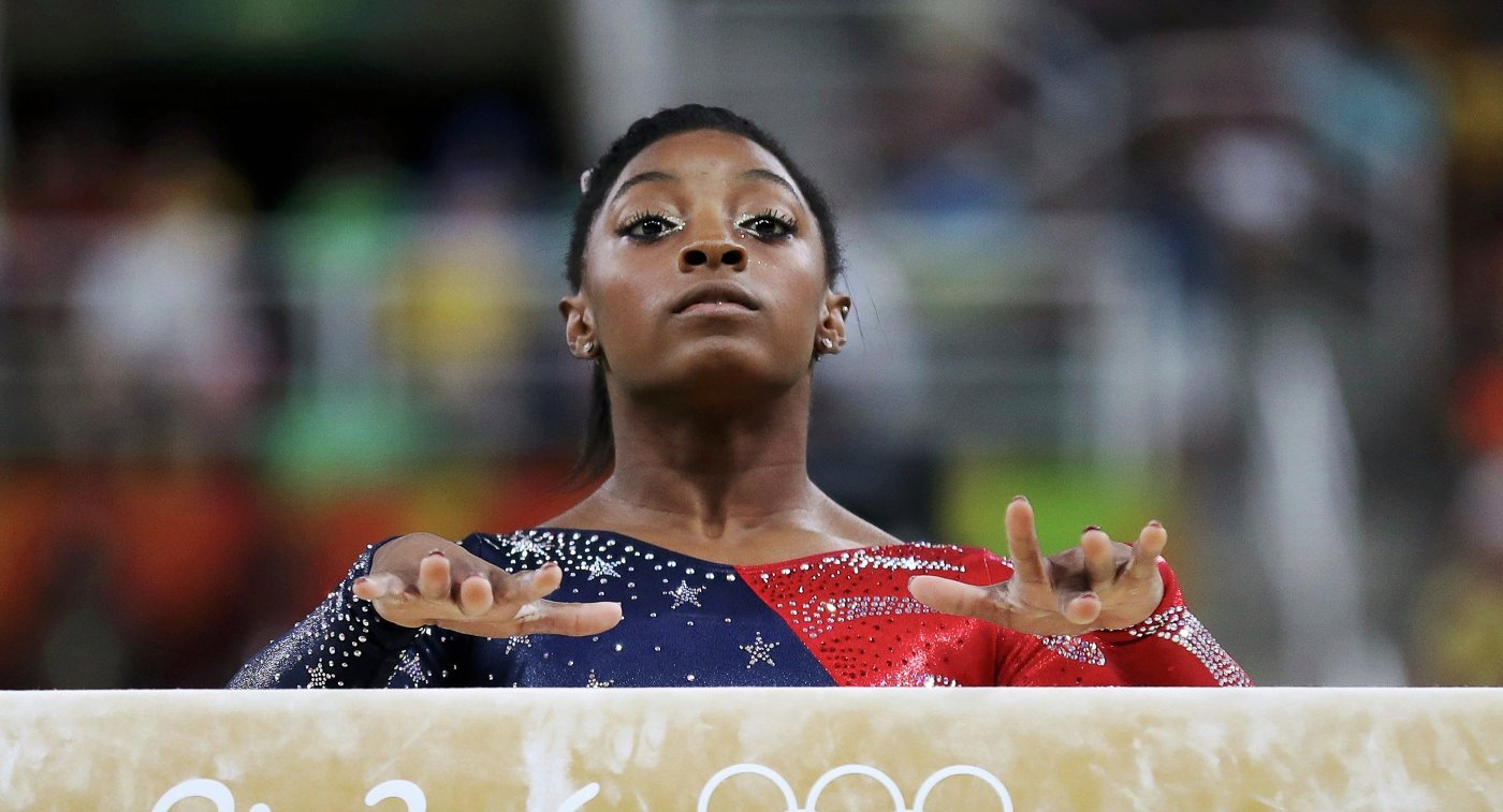 Великан Шакил О'Нил встретился с миниатюрной Симоной Байлз