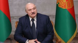 Лукашенко закрывает границы с Польшей и Литвой, с Украиной пока усиливает