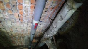 В многоэтажном доме заменили старый трубопровод