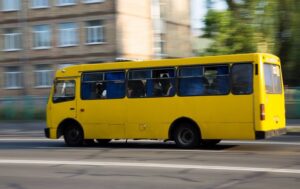 Женщина выпала из маршрутки