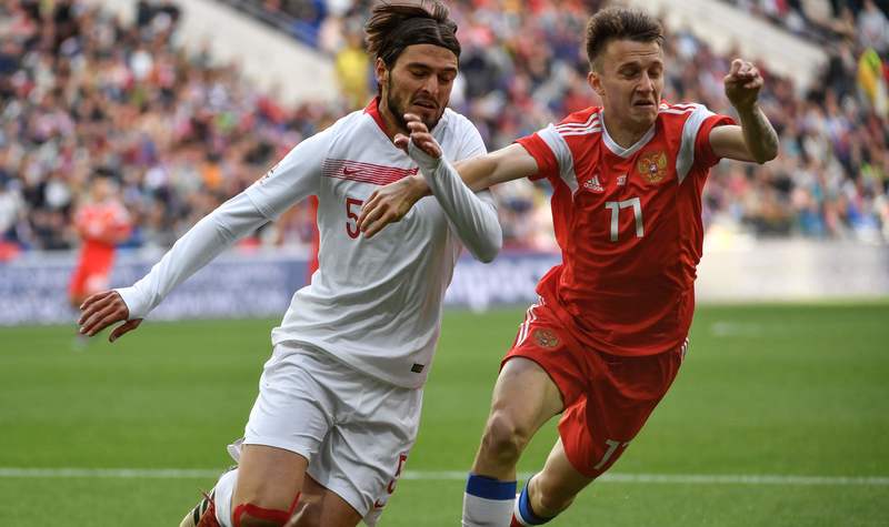 футболисты