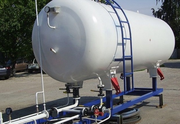 30-57c592f59b552-v_dnepre_ogromnaya_gazovaya_tsisterna_nahoditsya_p