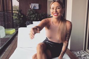 Дорофеева показала неприлично высокую линию бикини (фото)