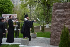 В Днепропетровске открыли памятник ликвидаторам аварии на ЧАЭС. Фото: пресс-служба Днепропетровской ОГА