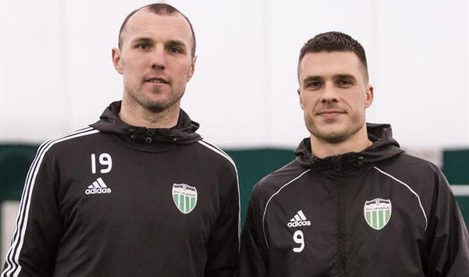 футболисты