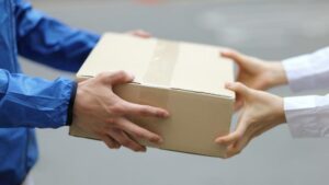 Мошенники научились забирать чужие деньги и посылки с “Новой почты”