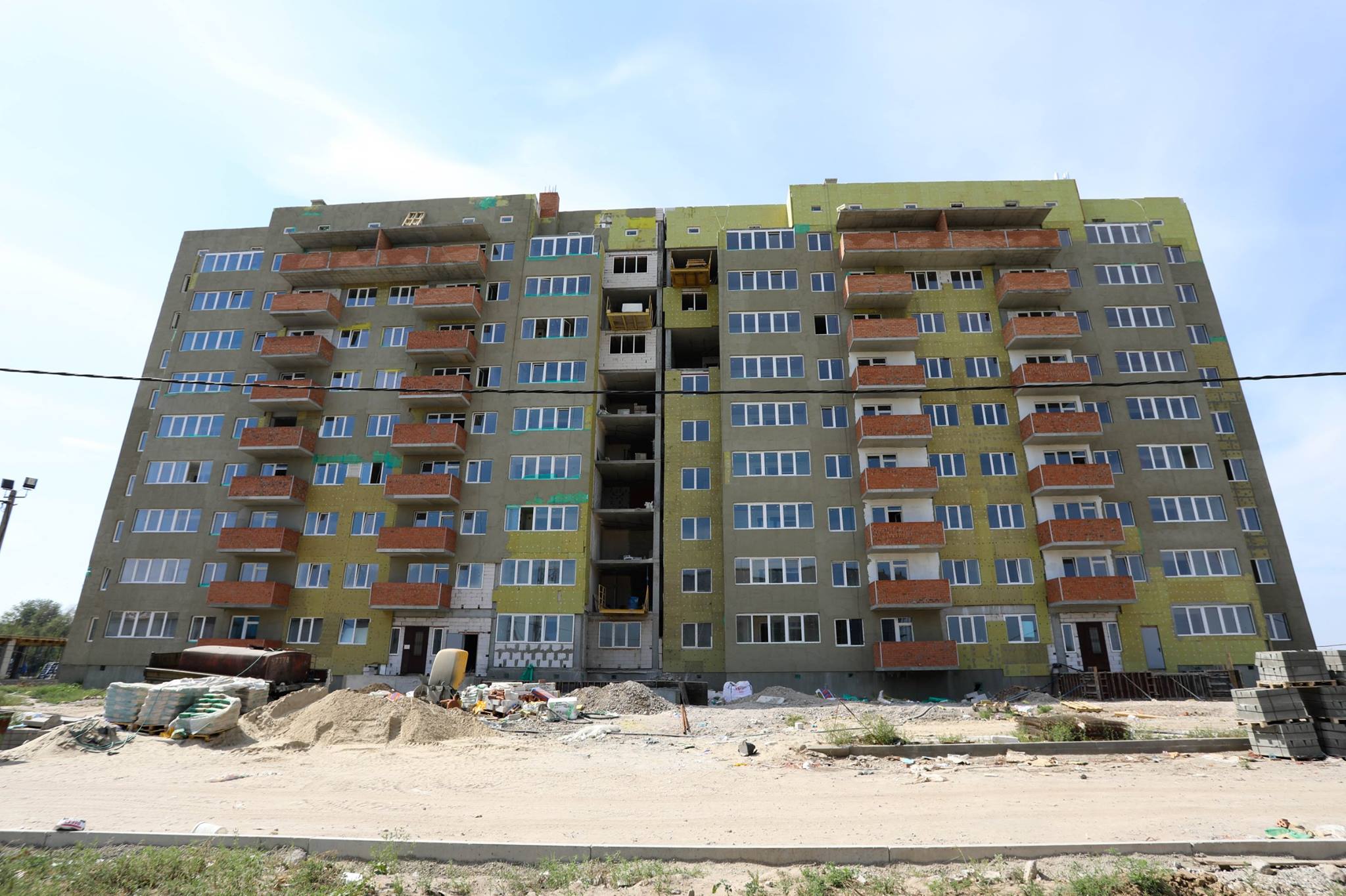 40330413_721447758196516_7384613855021760512_o