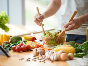 Как ужинать, чтобы похудеть: 5 врагов тонкой талии