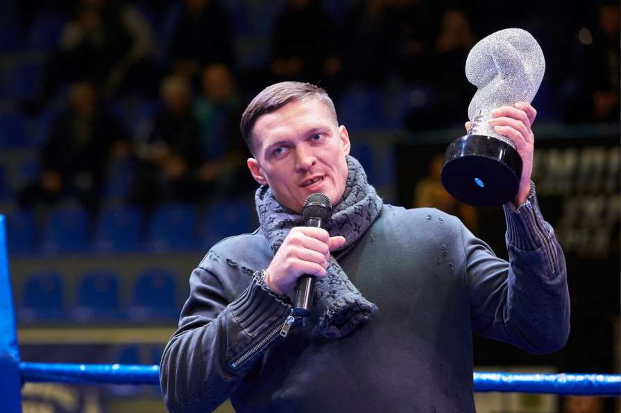 Александр Усик